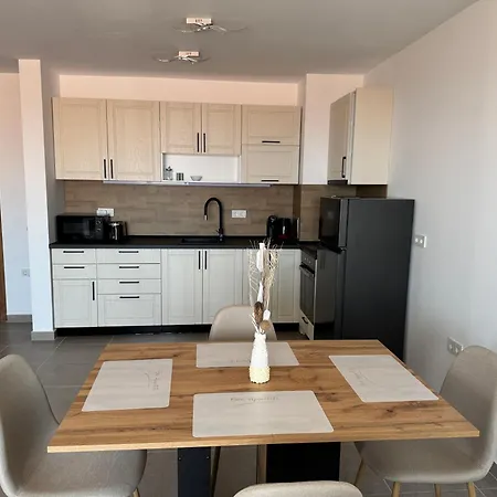 Sun Coast By The Sea Apartament *