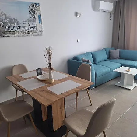 Sun Coast By The Sea Апартаменты Свети-Влас